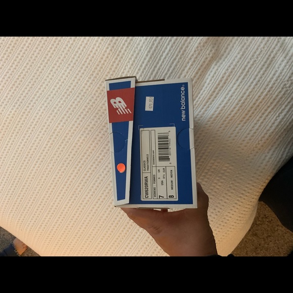 Women’s New Balance classic shoe - Picture 7 of 7